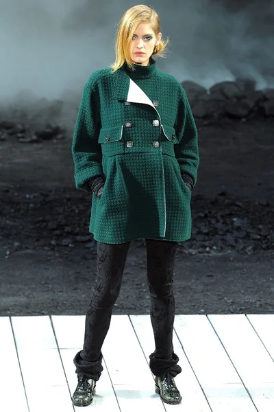 Look 28